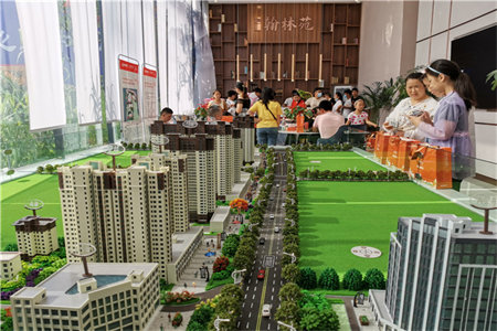 逸景小区3室2厅2卫55万120m2中装出售