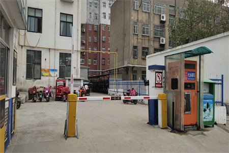 大益华府2室2厅1卫90㎡，带储藏室，带家具家电